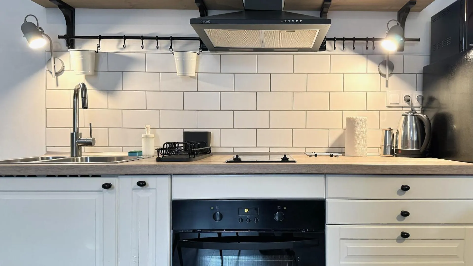Studio Apartment By Hi5 Apartments- Erzsebet 44 Budapest Ungern