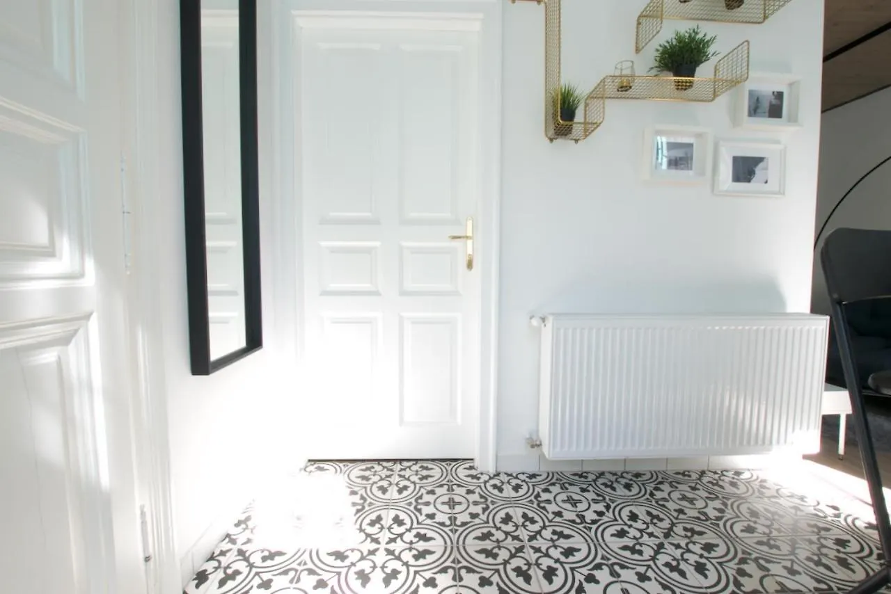 Studio Apartment By Hi5 Apartments- Erzsebet 44 Budapest
